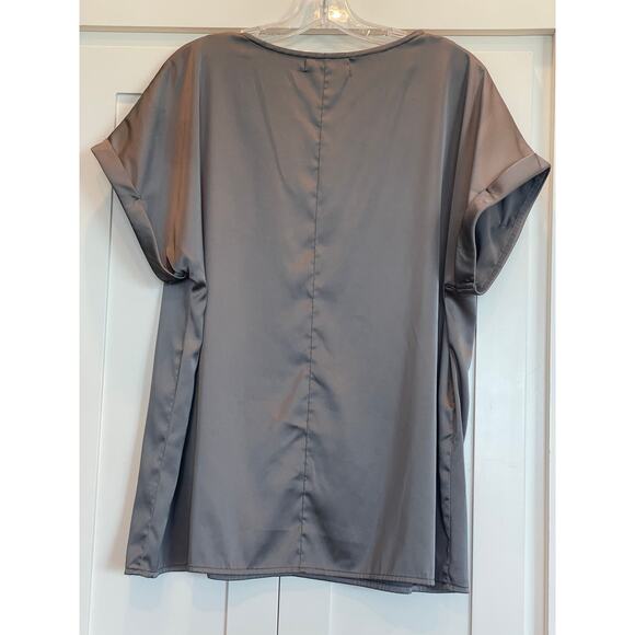 Mirol Gray silky lace detail v-neck top size Large - Picture 2 of 7